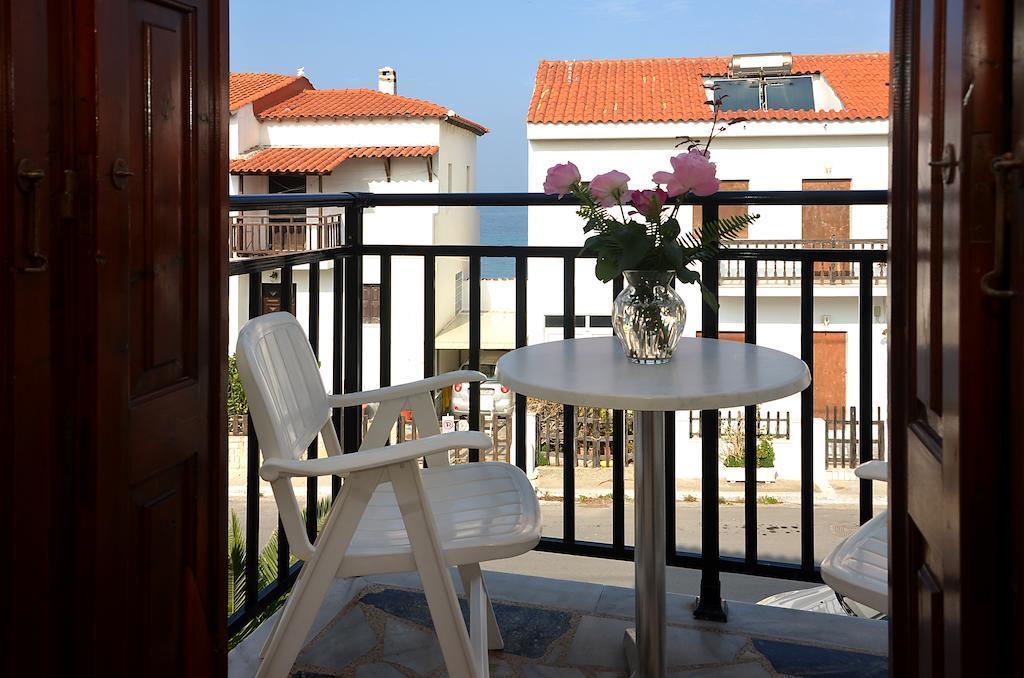 La Plage Hotel Kokkari Exterior photo