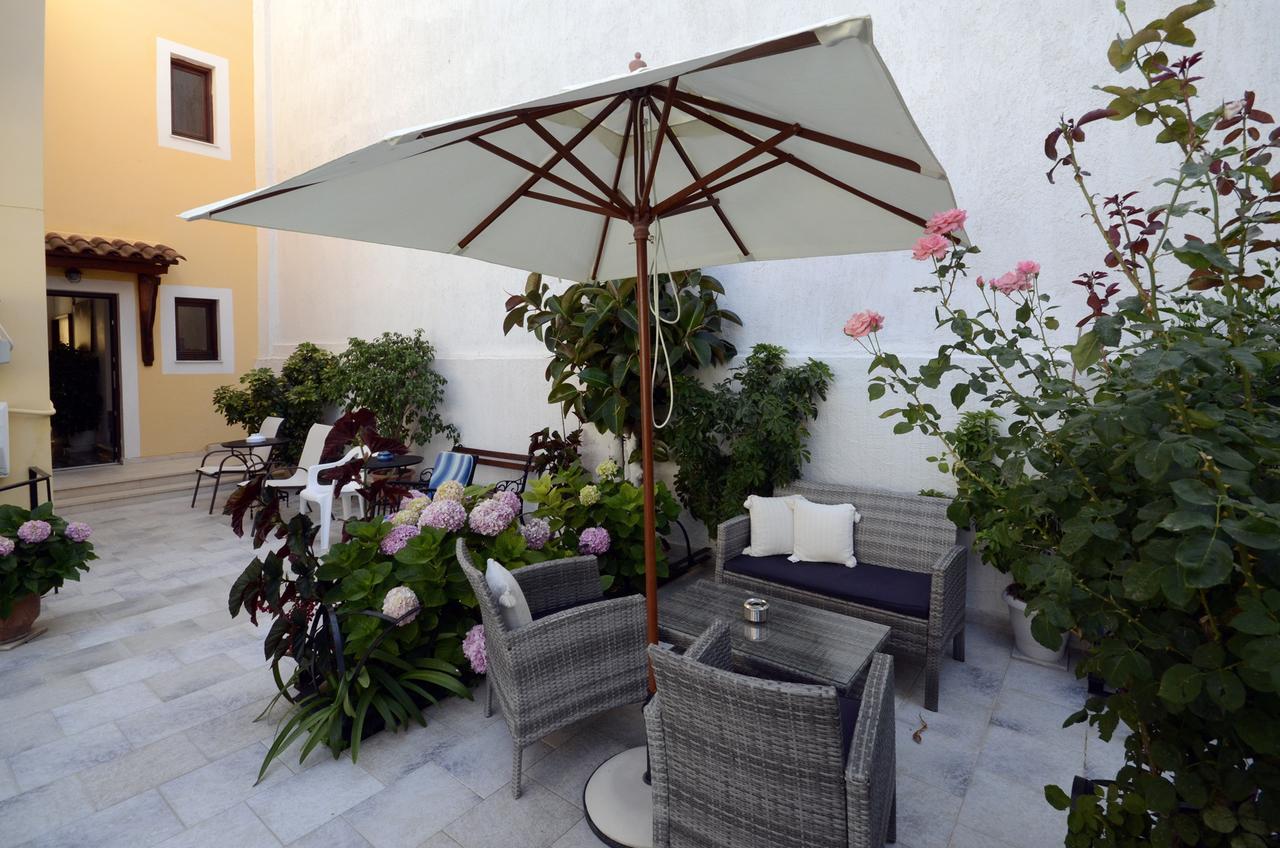 La Plage Hotel Kokkari Exterior photo